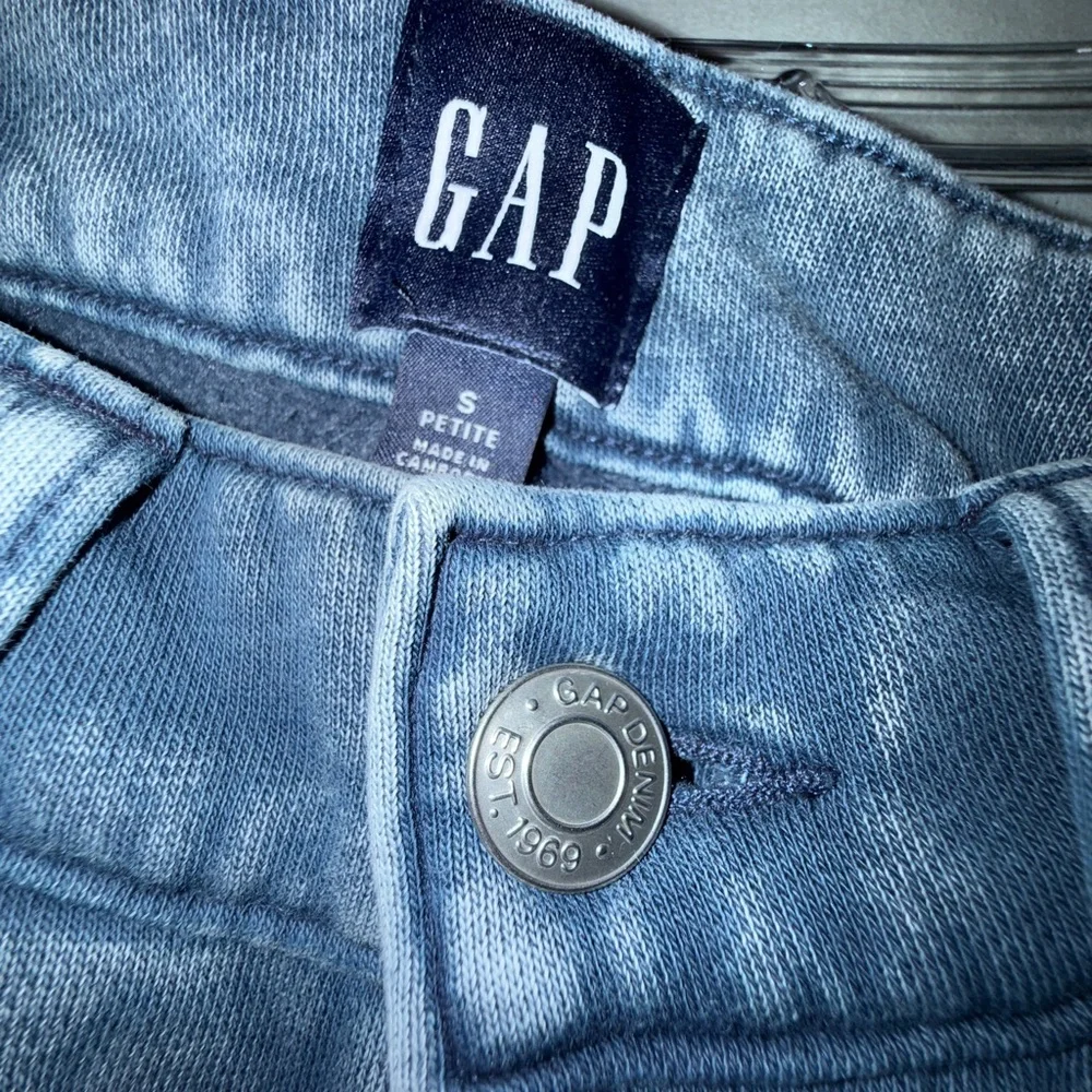 NWT GAP Sold out online Viral Barrel Sweatpant Jeans. Size SMALL PETITE. - Picture 5 of 13